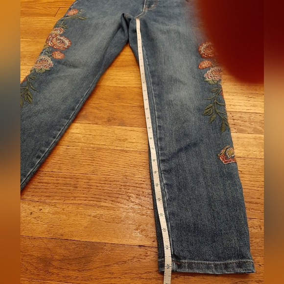 Style & Co embroidered jeans - Picture 7 of 13